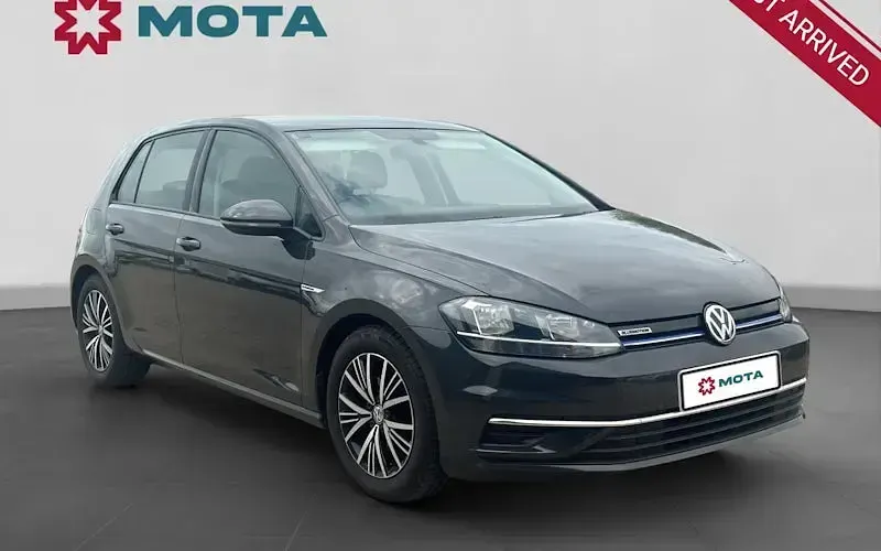 Used VW Golf VII SE 131 HP (96 kW) 2018 Hatchback