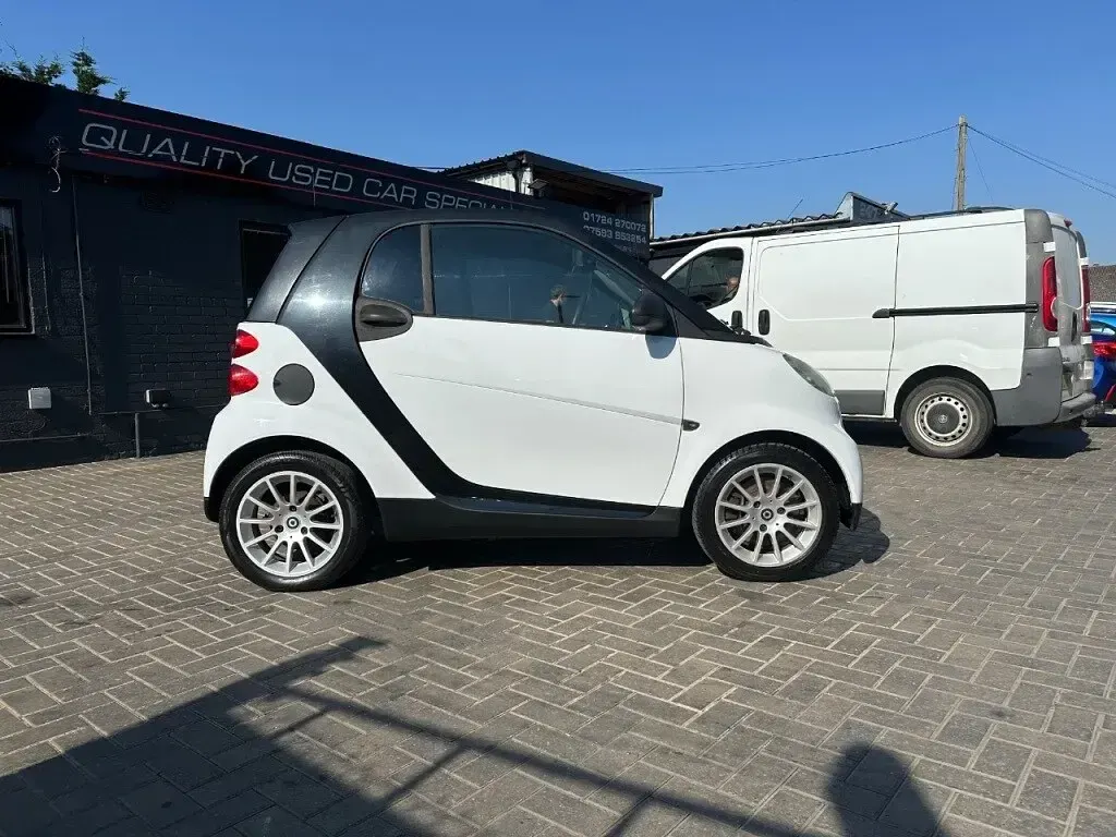 Used Smart ForTwo Coupé Pure 45 HP (33 kW) 2009 Black Coupe