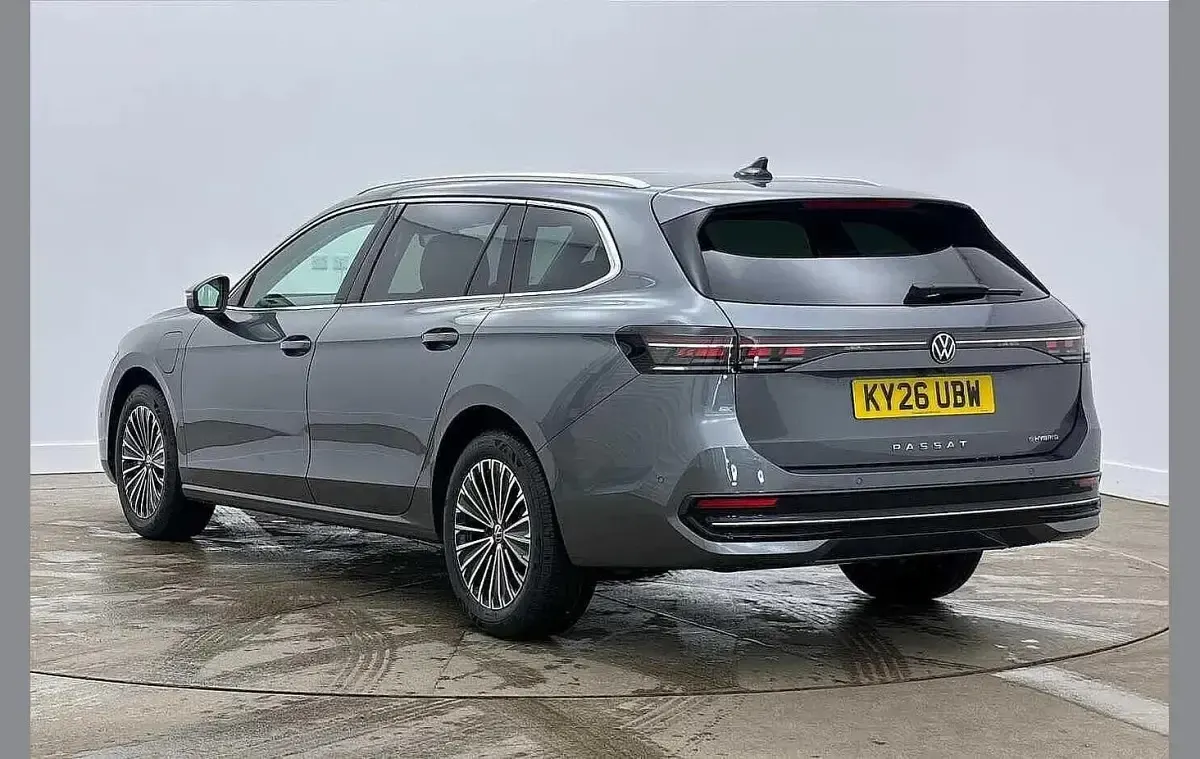 New VW Passat Elegance 204 HP (150 kW) 2026 Grey Estate