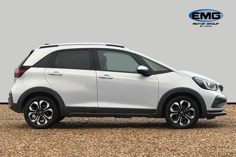 Used Honda Jazz Hybrid 109 HP (80 kW) 2021 White Hatchback