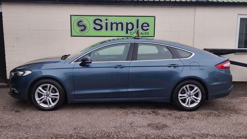 Used Ford Mondeo Zetec 150 HP (110 kW) 2018 Blue Hatchback