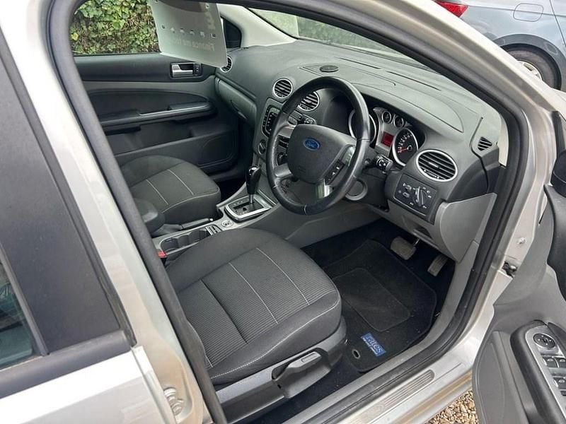 Used Ford Focus Titanium 2010 Silver Hatchback