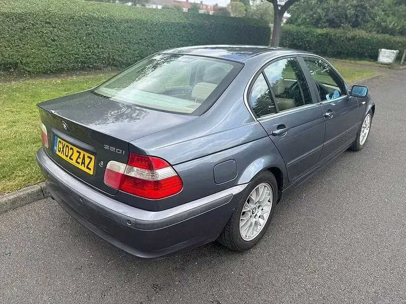 Used BMW 320 2002 Steel grey Sedan
