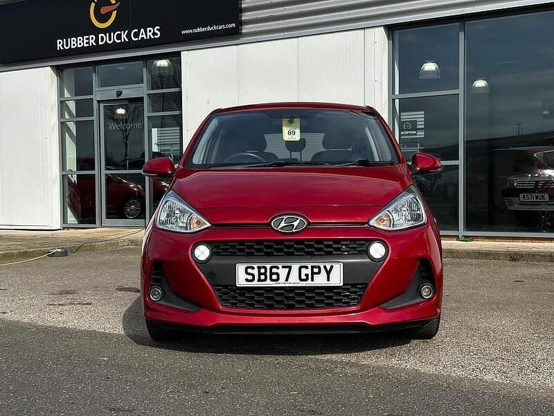 Used Hyundai i10 Premium 66 HP (48 kW) 2017 Red Hatchback