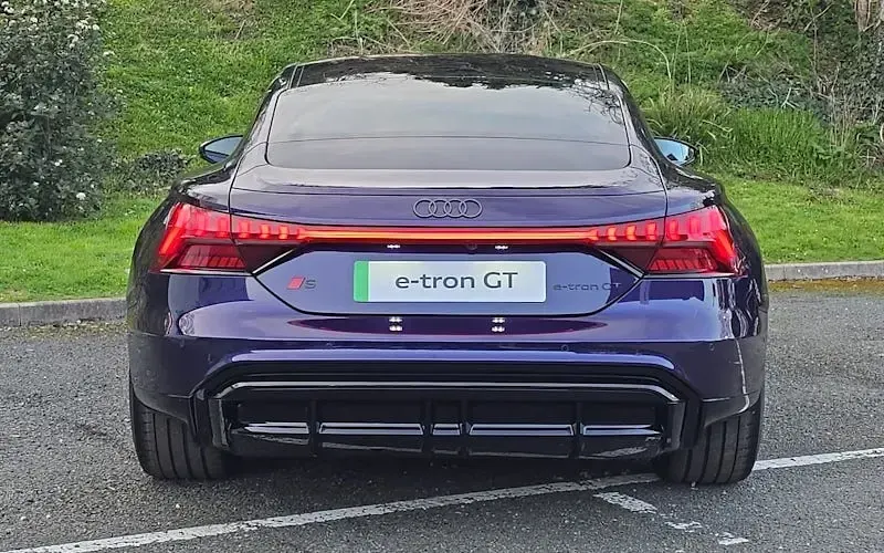 Nouă Audi e-tron GT quattro Exclusive 434 kW (591 CP) 2026 Berlinǎ