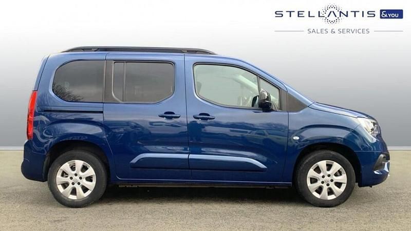 Blue Used 2022 Vauxhall Combo Elite MPV | £19,800 (A bit pricey) - Image 1/3