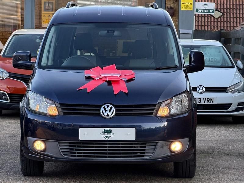 Usado VW Caddy Life 102 HP (75 kW) 2012 Azul Monovolume