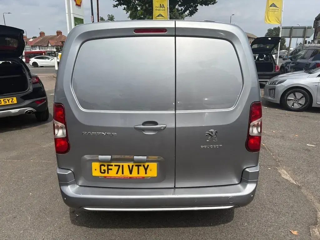 Used Peugeot Partner Premium 131 HP (96 kW) 2021 Grey MPV