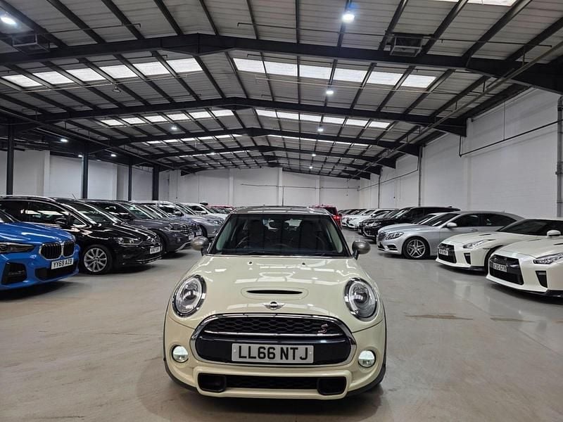Used Mini Cooper S Hatch 2016 White Hatchback