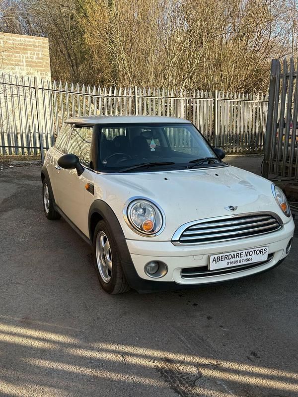White Used 2009 Mini ONE Hatch Hatchback | £2,795 (Fair price) - Image 1/3