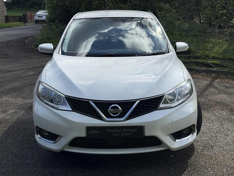 Used Nissan Pulsar N-Connecta 110 HP (80 kW) 2016 White Hatchback