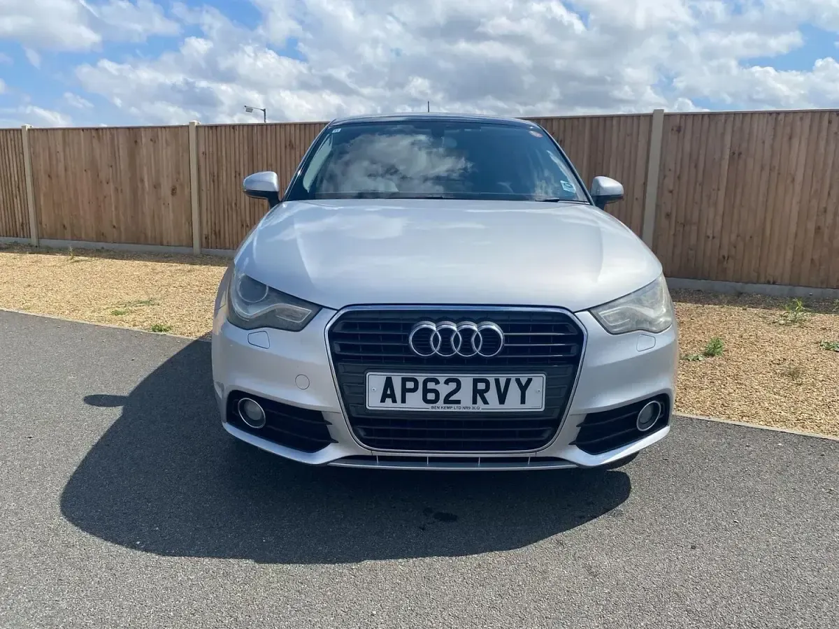 Used Audi A1 Sportback Sport 122 HP (89 kW) 2012 Silver Hatchback