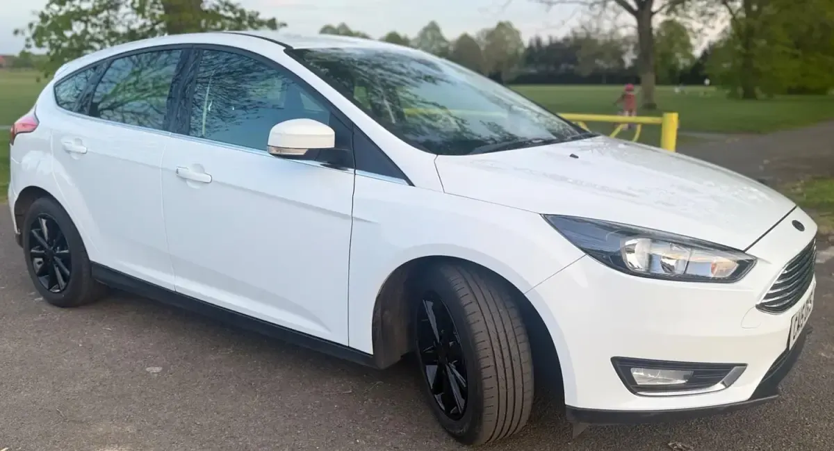 Usado Ford Focus Titanium 125 HP (91 kW) 2015 Branco Citadino