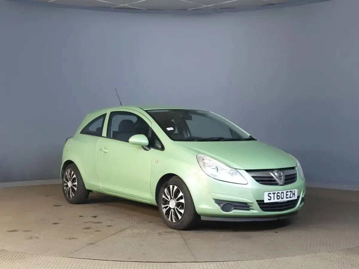 Used Vauxhall Corsa 85 HP (62 kW) 2010 Green Hatchback