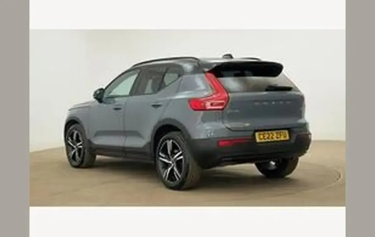 Usado Volvo XC40 R-Design 161 CV (118 kW) 2022 Gris SUV