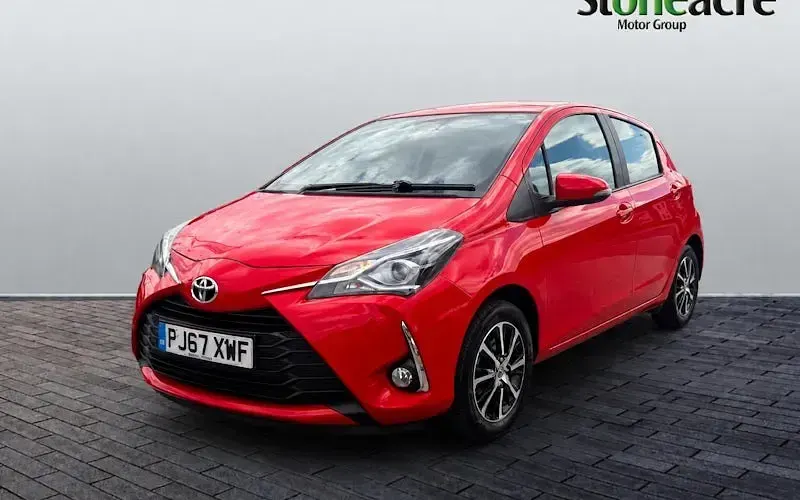 Used Toyota Yaris 111 HP (81 kW) 2018 Red Hatchback