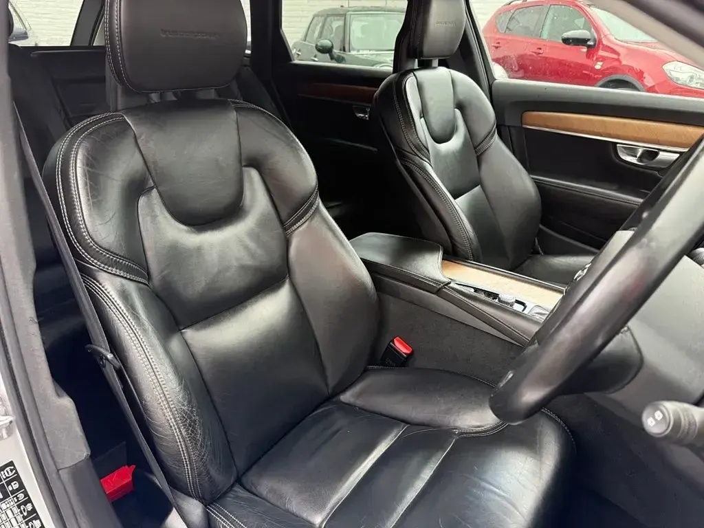 Used Volvo V90 Inscription 235 HP (172 kW) 2017 Silver Estate