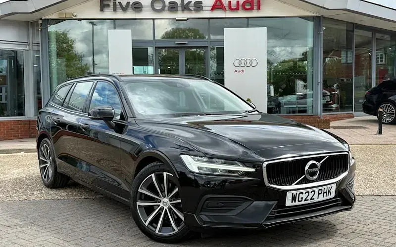 Second-hand Volvo V60 Momentum 163 CP (119 kW) 2021 Break