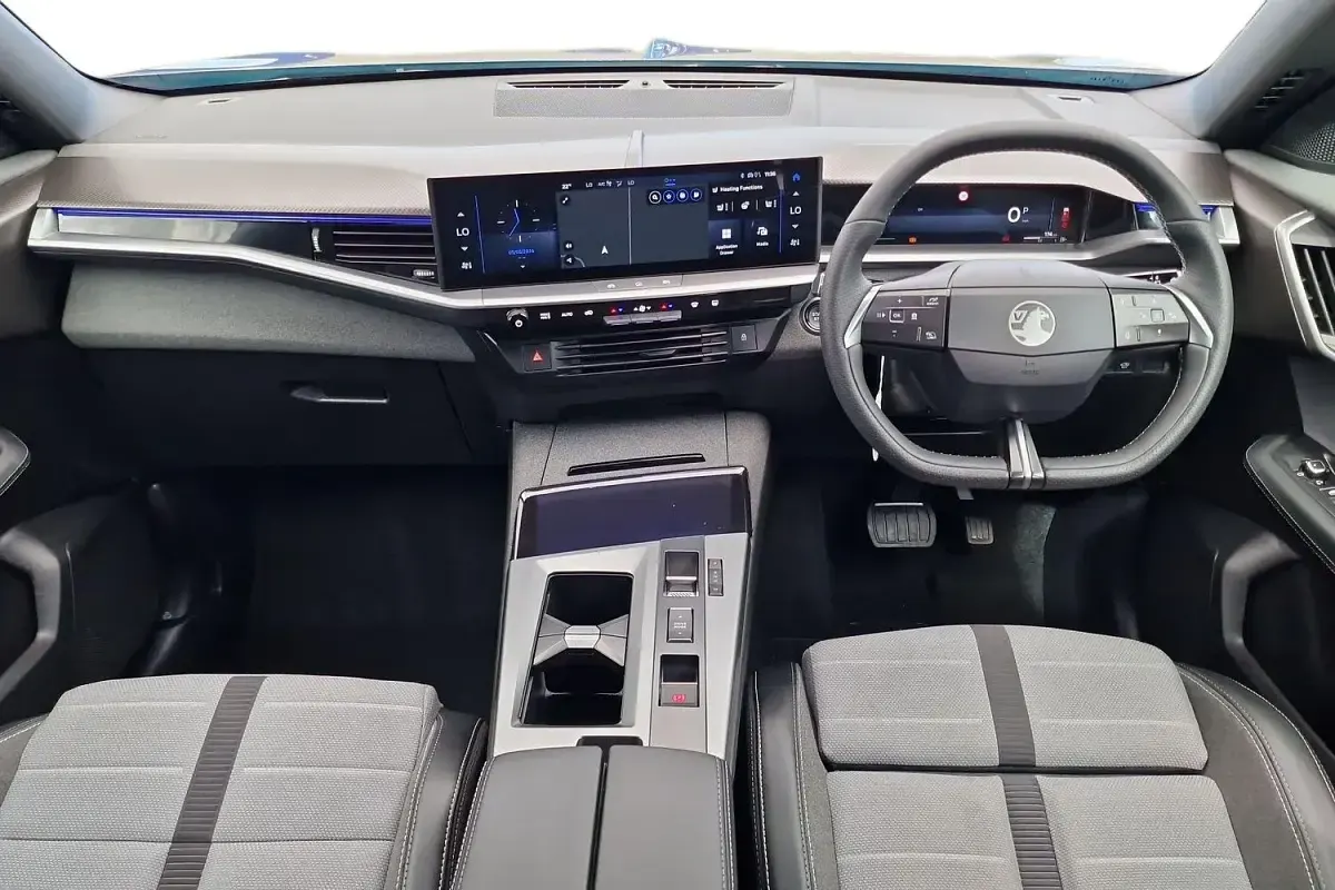Used Vauxhall Grandland X S 136 HP (100 kW) 2025 Blue SUV