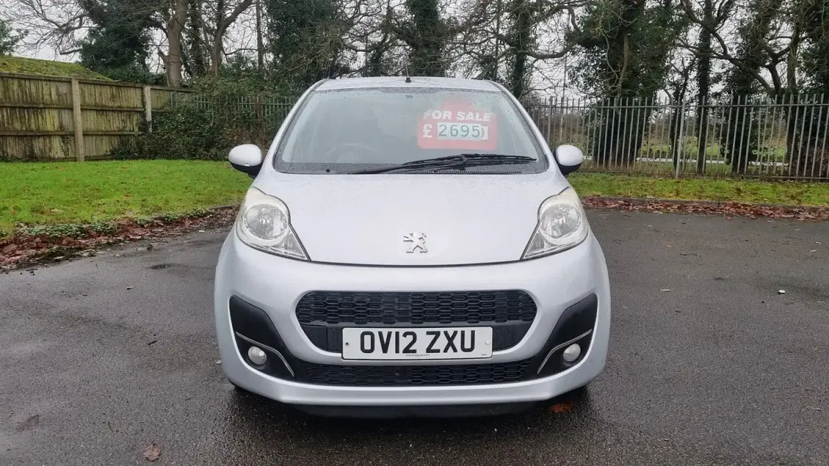 Used Peugeot 107 Active 68 HP (50 kW) 2012 Silver Hatchback