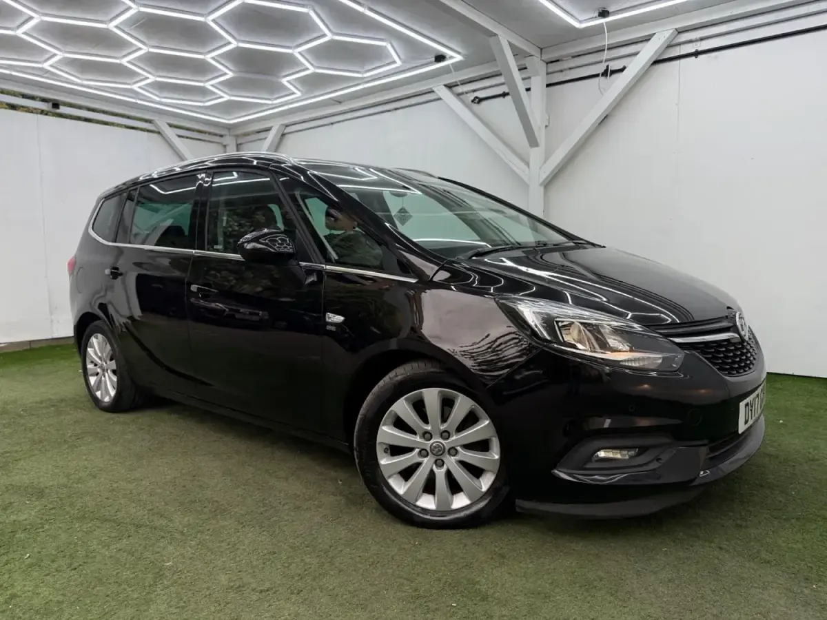 Second-hand Vauxhall Zafira 2017 Negru Monovolum