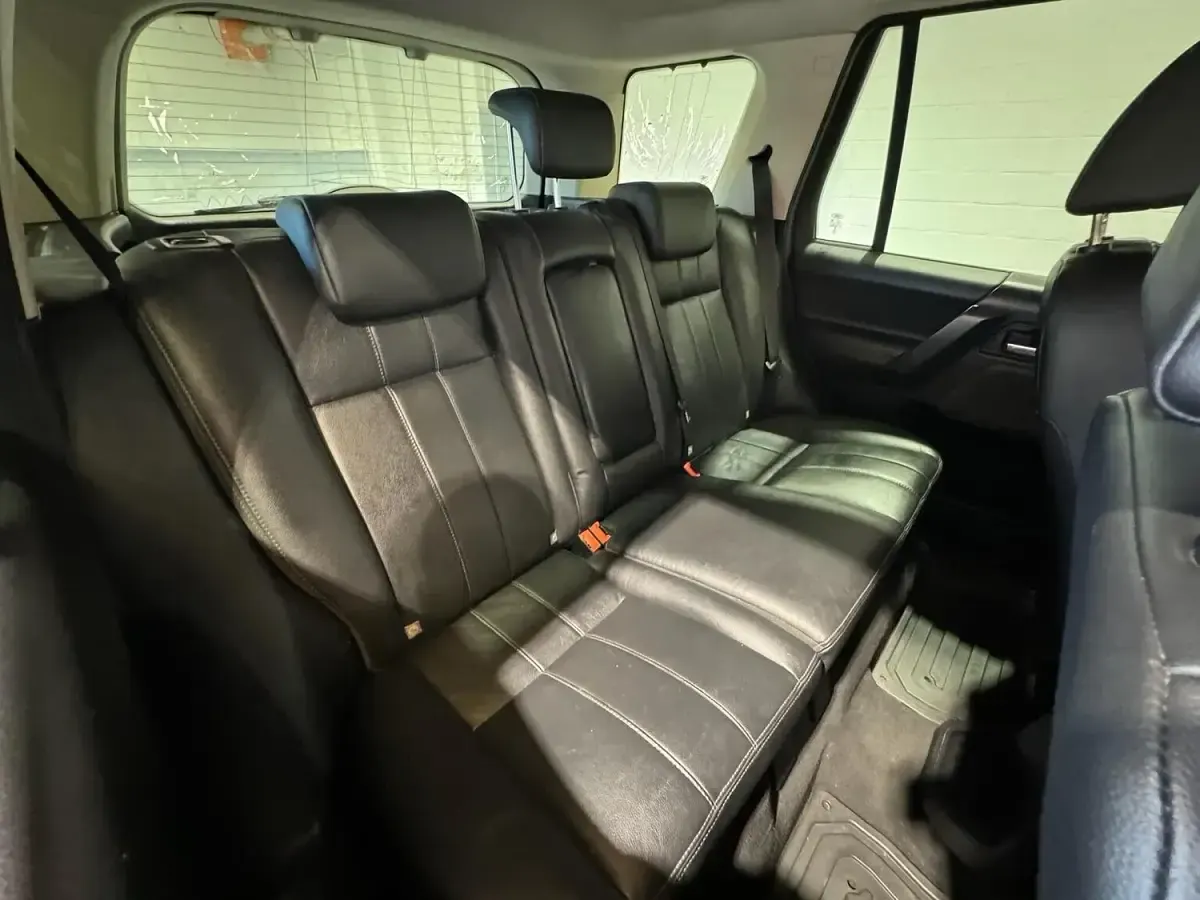 Used Land Rover Freelander 2 SE 150 HP (110 kW) 2014 White SUV