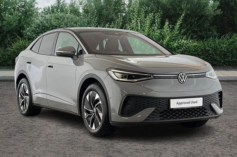 Moonstone grey with black roof Used 2024 VW ID.5 Pro SUV | £27,290 (A bit pricey) - Image 1/4