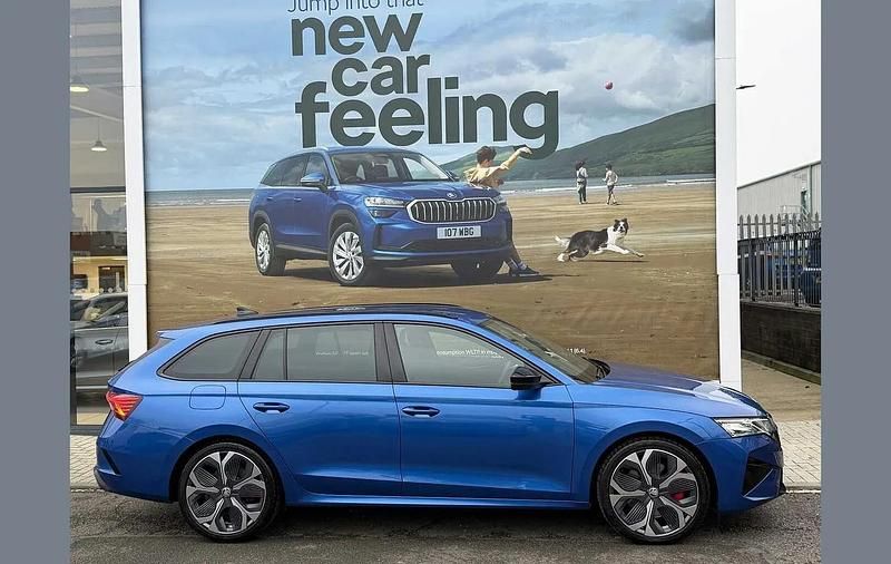 Used Skoda Octavia vRS 265 HP (194 kW) 2025 Race blue metallic Estate