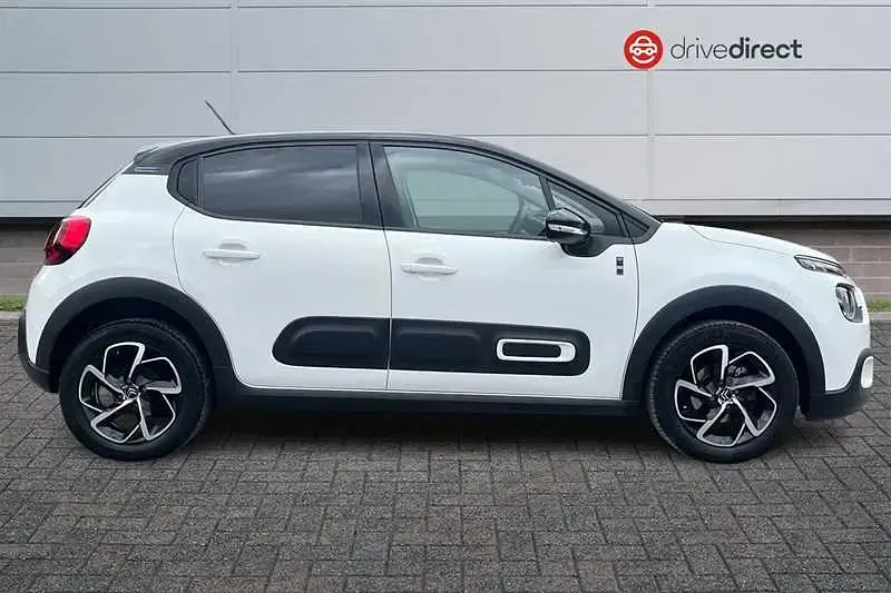 Used Citroën C3 PureTech 83 HP (61 kW) 2022 White Hatchback