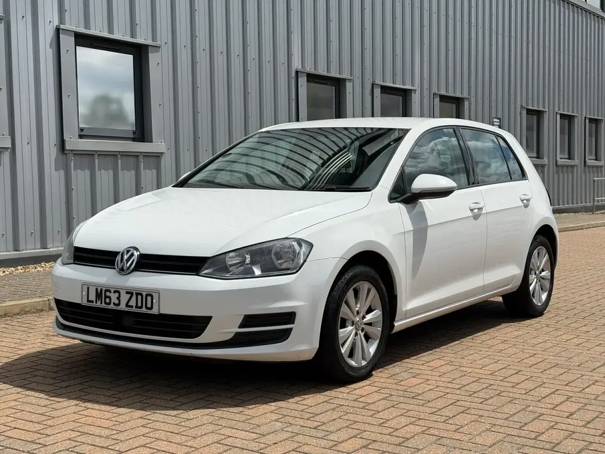 Used VW Golf VII SE 2013 White Hatchback