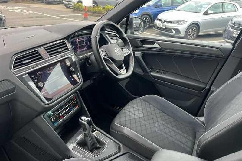 Used VW Tiguan R-line 150 HP (110 kW) 2023 Black SUV