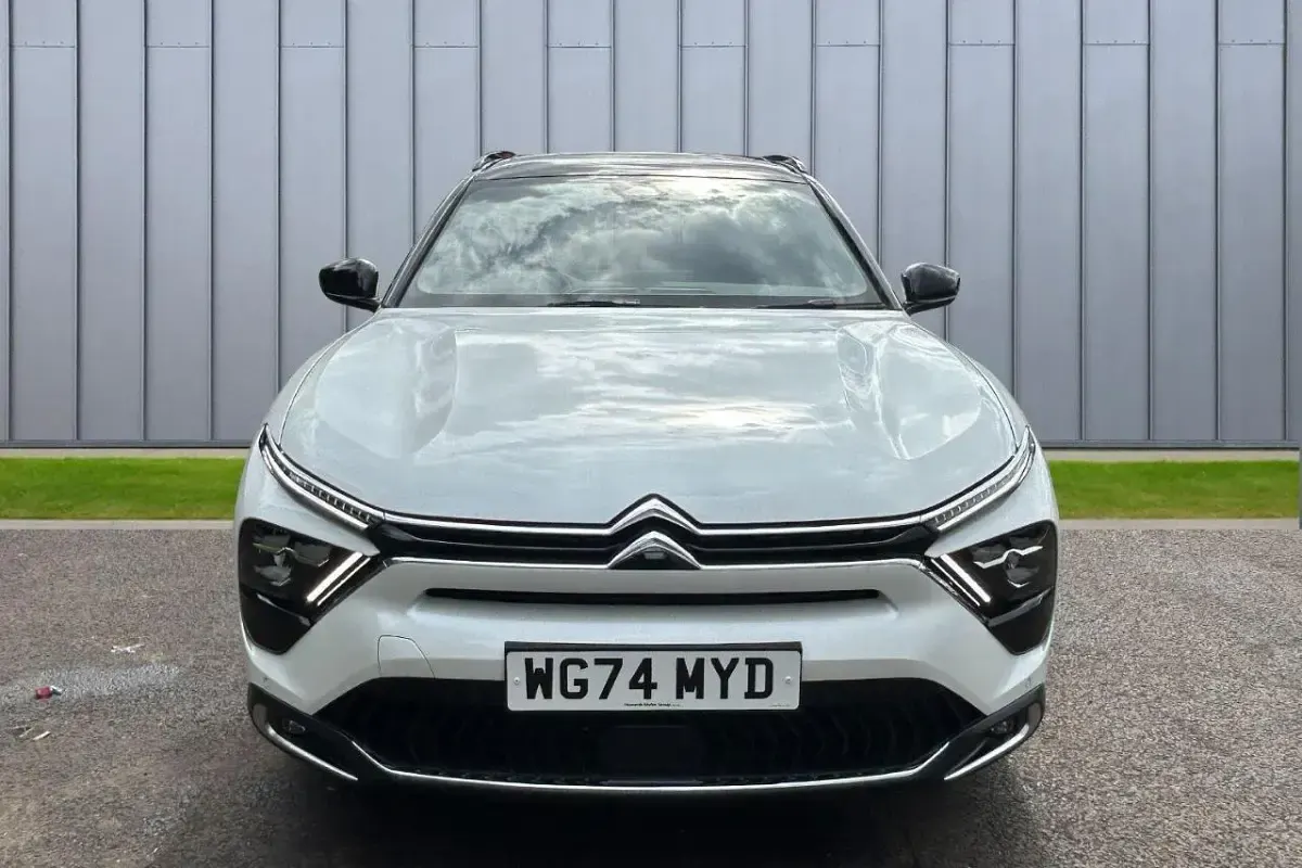 Used Citroën C5 X Shine 222 HP (163 kW) 2024 White Estate
