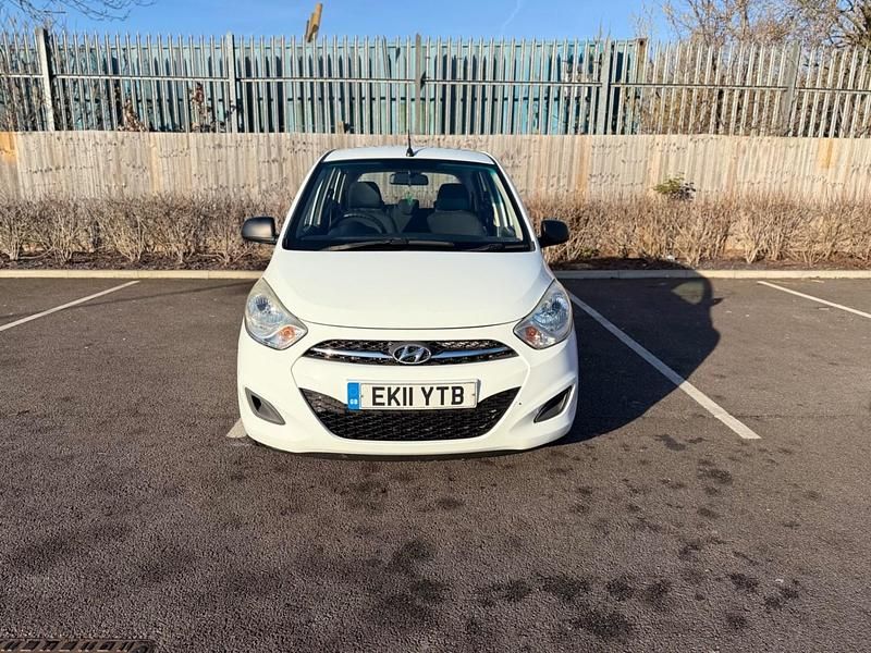 Used Hyundai i10 Classic 86 HP (63 kW) 2011 White Hatchback