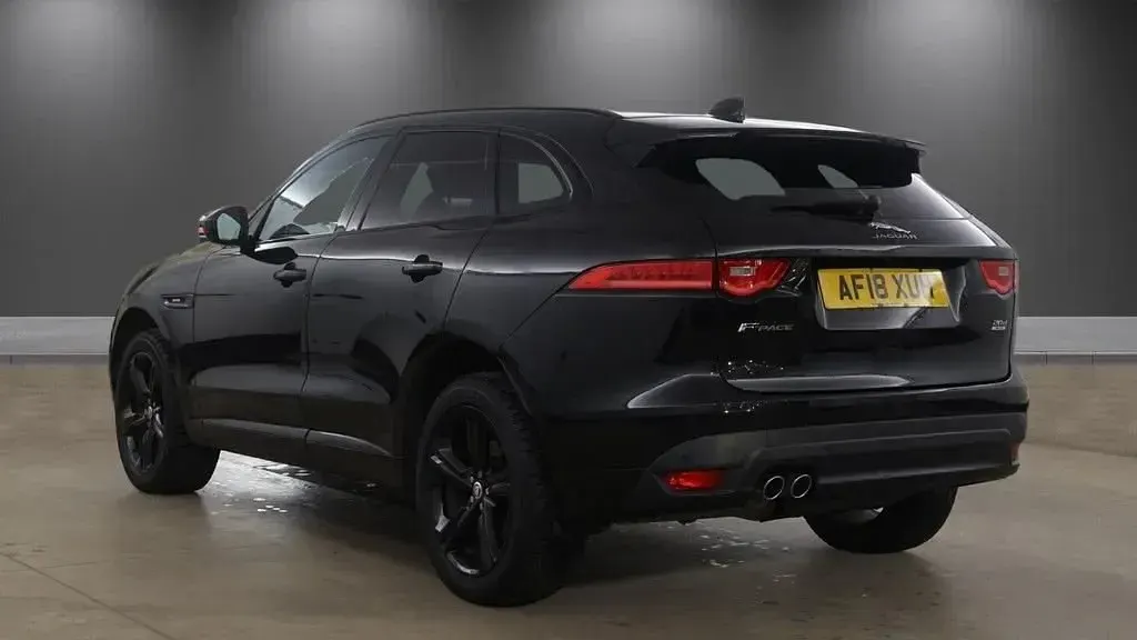 Second-hand Jaguar F-Pace R-Sport 180 CP (132 kW) 2018 Negru SUV