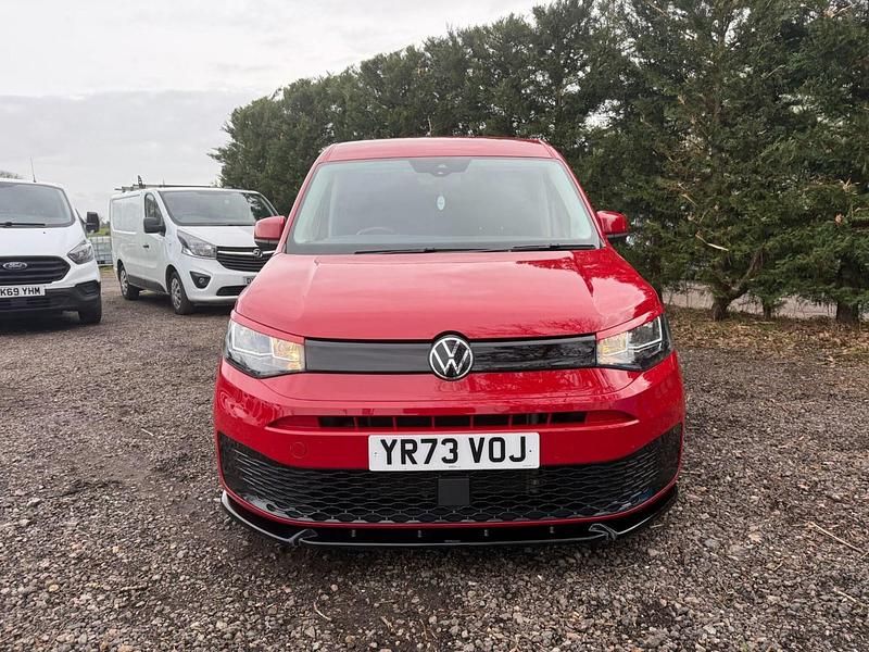 Used VW Caddy 122 HP (89 kW) 2023 Red MPV