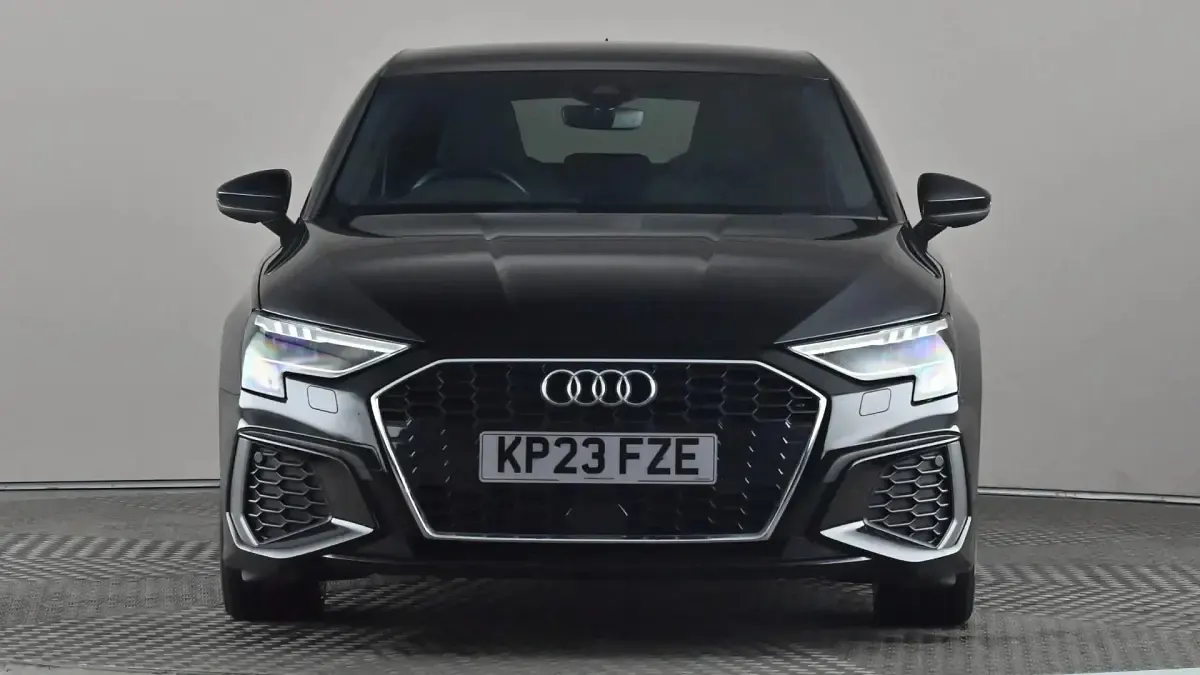 Begagnad Audi A3 S-Line 150 HK (110 kW) 2023 Svart Sedan