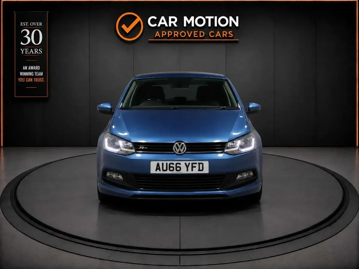 Used VW Polo R-line 110 HP (80 kW) 2016 Blue Hatchback