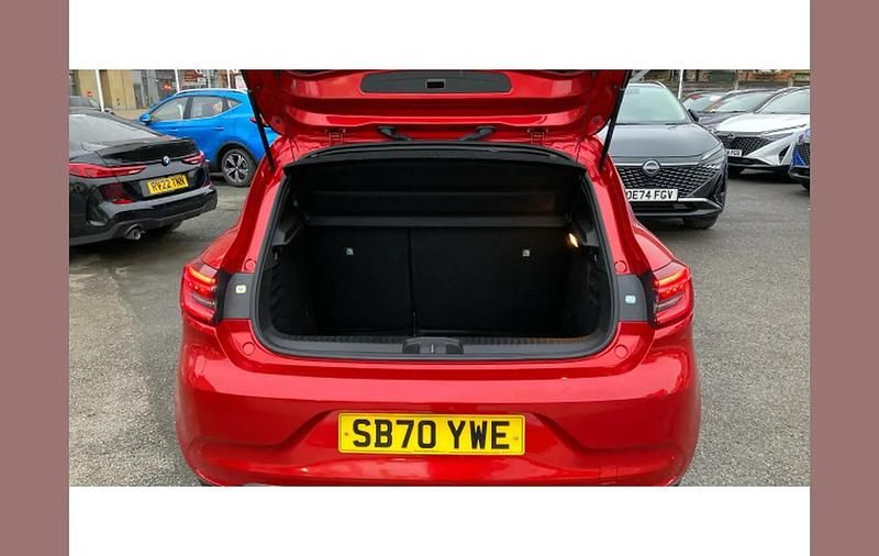 Used Renault Clio V Version S 100 HP (73 kW) 2021 Red Hatchback