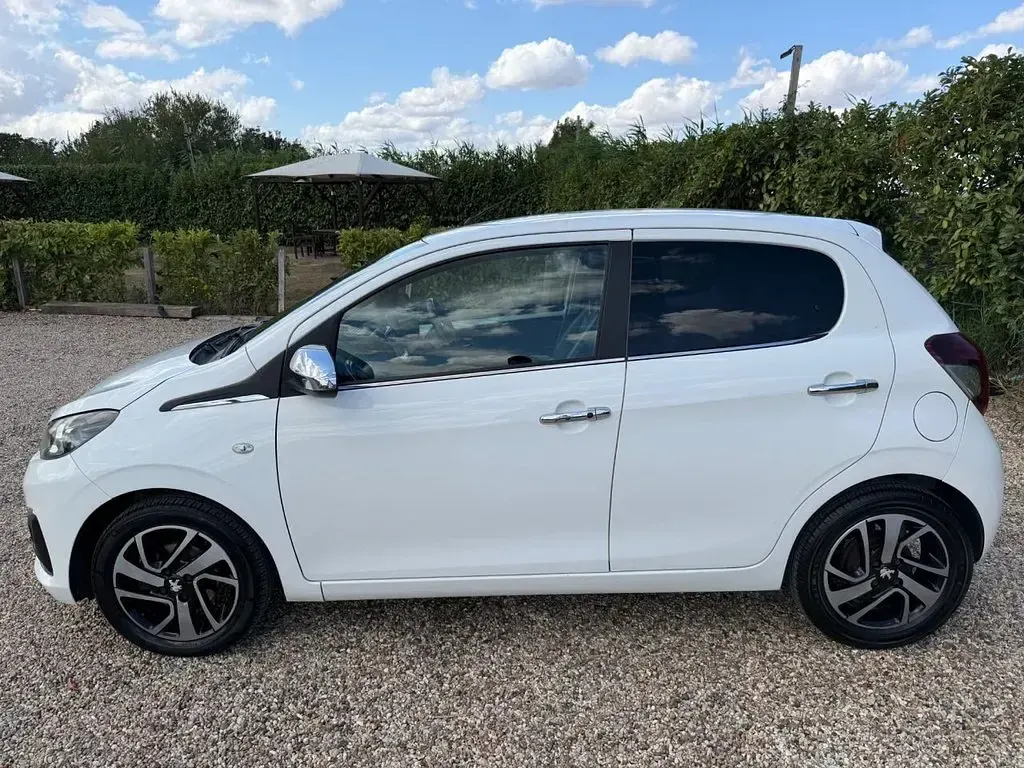 Used Peugeot 108 82 HP (60 kW) 2014 White Hatchback