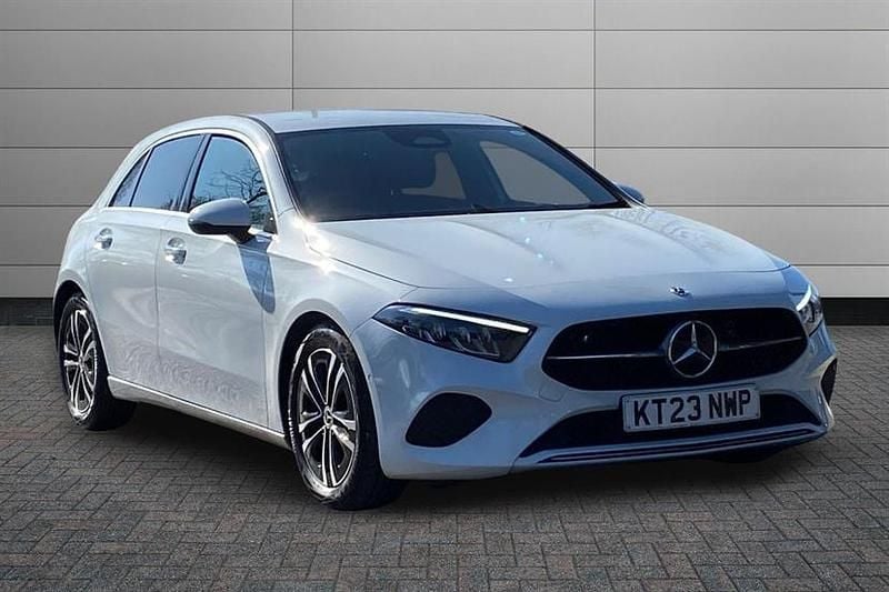 Used Mercedes A180 Executive 136 HP (100 kW) 2023 Digital white Hatchback
