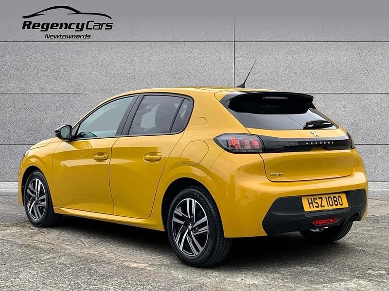 Used Peugeot 208 Active+ 74 HP (54 kW) 2023 Yellow Hatchback