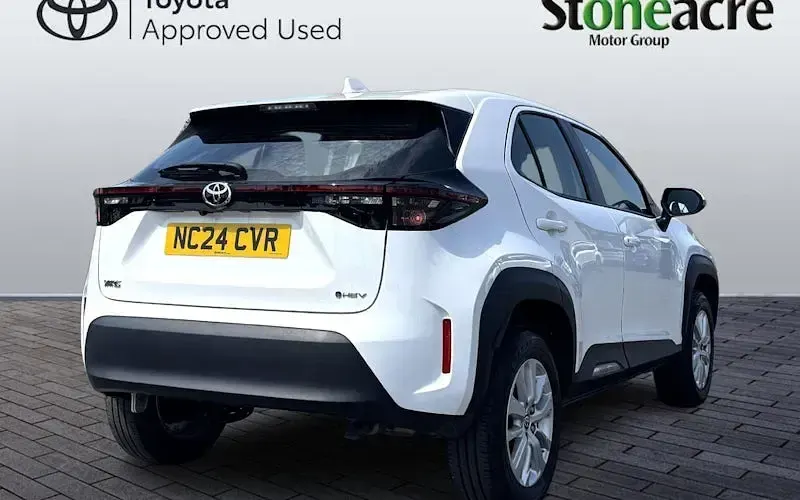 Used Toyota Yaris Hybrid 116 HP (85 kW) 2026 Estate