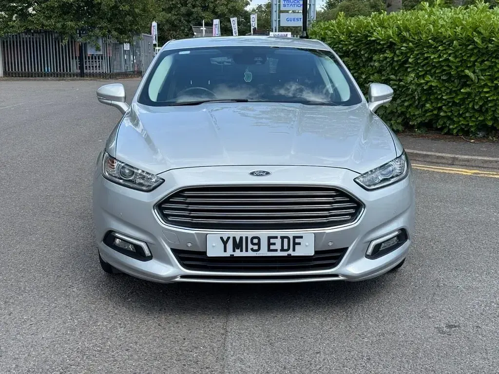 Used Ford Mondeo Zetec 150 HP (110 kW) 2019 Silver Hatchback