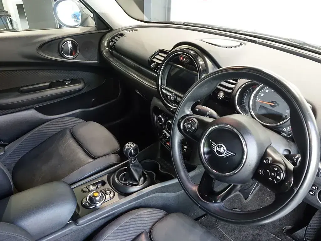 Used Mini Cooper Clubman 136 HP (100 kW) 2018 White Estate