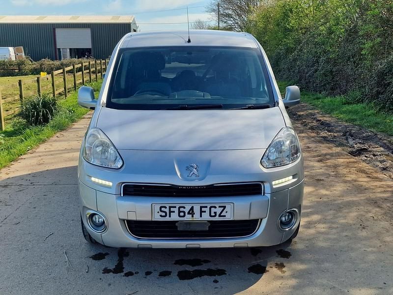 Used Peugeot Partner Tepee S 92 HP (67 kW) 2014 Silver MPV
