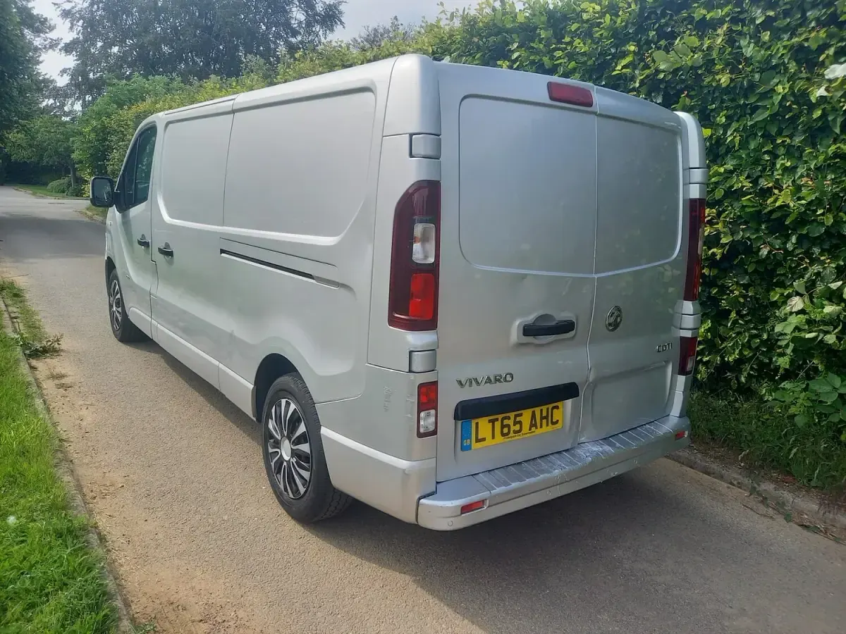 Used Vauxhall Vivaro Sportive 115 HP (84 kW) 2015 Silver