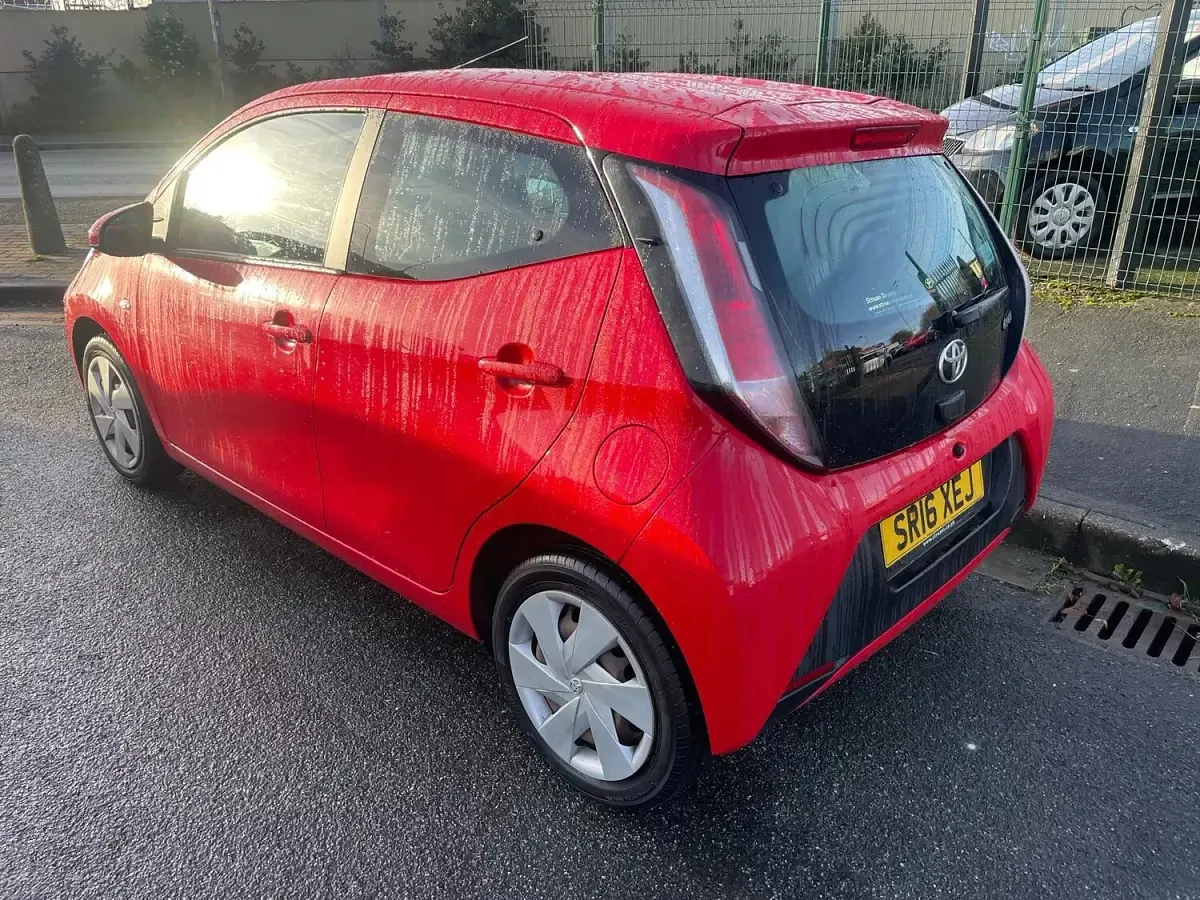 Used Toyota Aygo X-play 69 HP (50 kW) 2016 Red Hatchback
