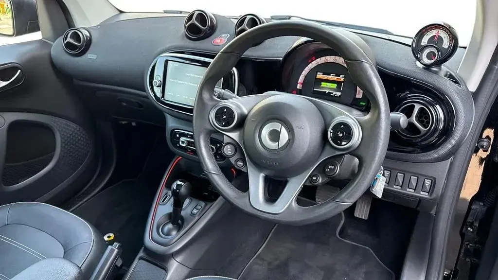Used Smart ForTwo Electric Drive Prime Exclusive 60 kW (82 HP) 2022 Coupe