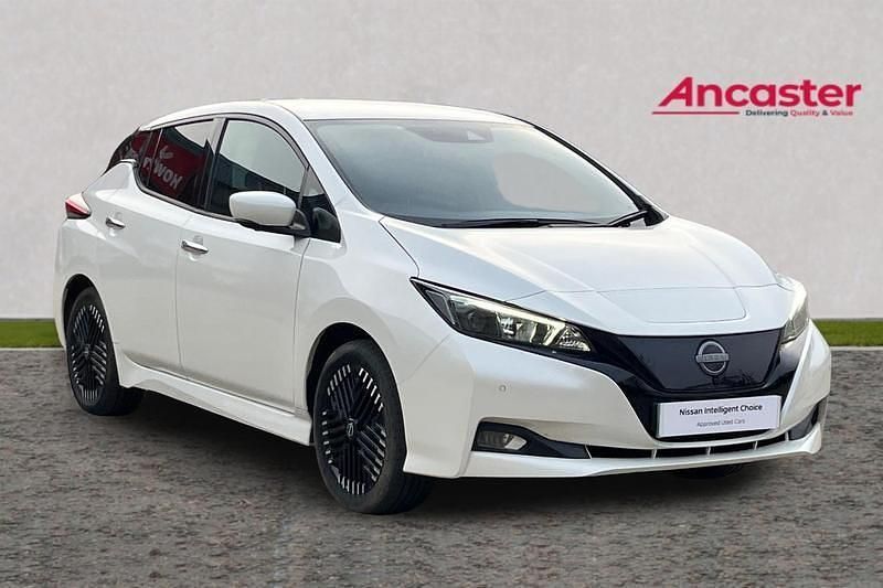 Used Nissan Leaf N-Connecta 110 kW (150 HP) 2022 White Hatchback