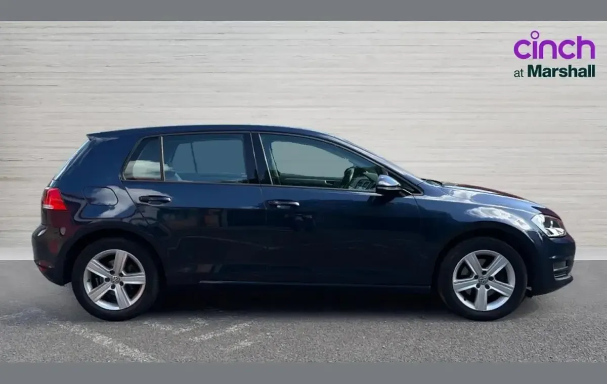 Used VW Golf VII Edition 123 HP (90 kW) 2017 Blue Hatchback